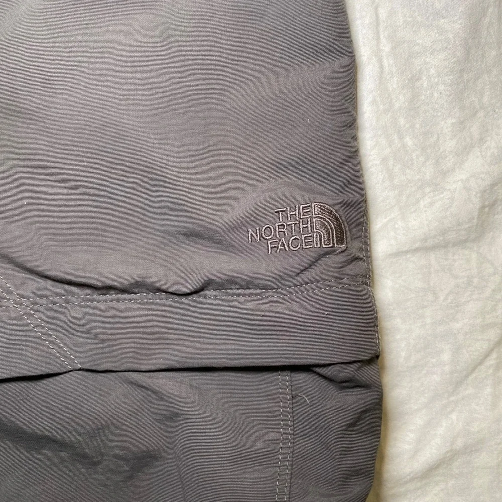 The North Face Mens XL Long Convertible Zip Off Cargo Hiking Pants Gray Nylon